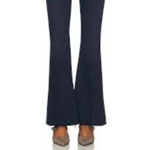 65 - NWT MOTHER THE WEEKENDER FRAY JEANS - Picture 4 of 8